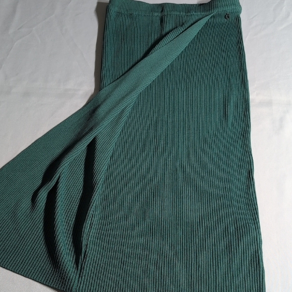Guess Green Maxi Pencil Skirt with Ribbed Slit - Picture 4 of 8